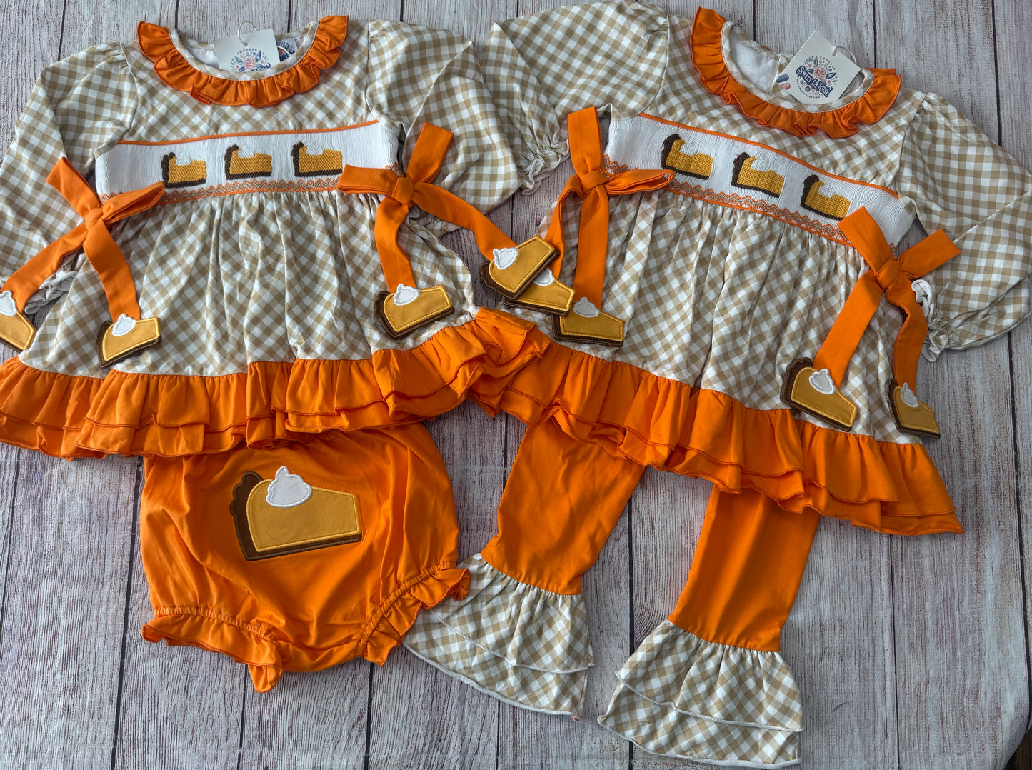 HAND SMOCKED PUMPKIN PIE PANT SET / ETA LATE AUGUST (po224)