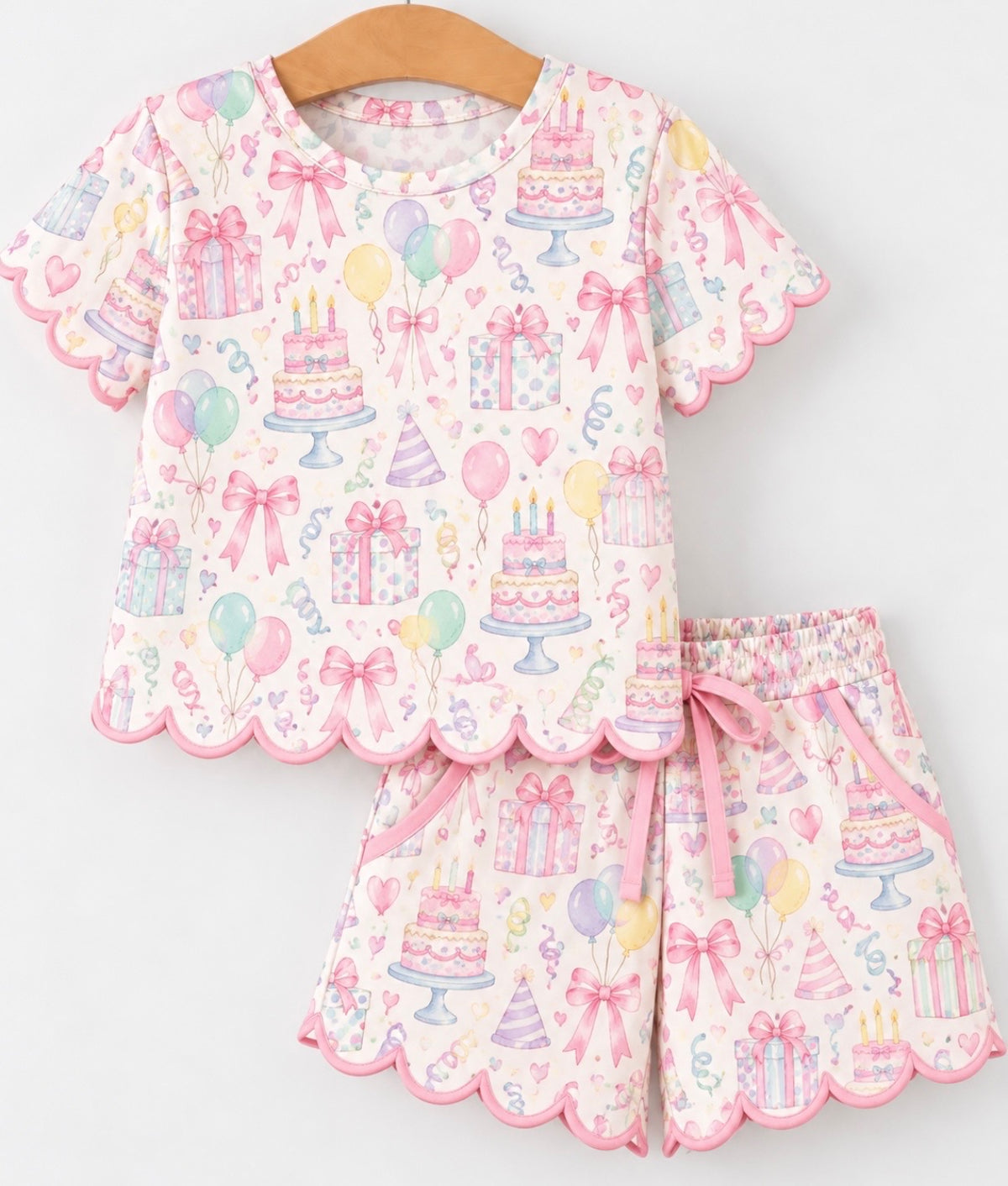 BIRTHDAY SCALLOPED KNIT SHORT SET (scallop)