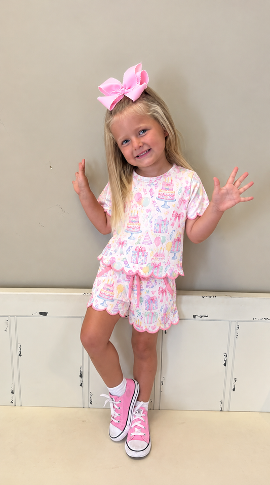 BIRTHDAY SCALLOPED KNIT SHORT SET (scallop)