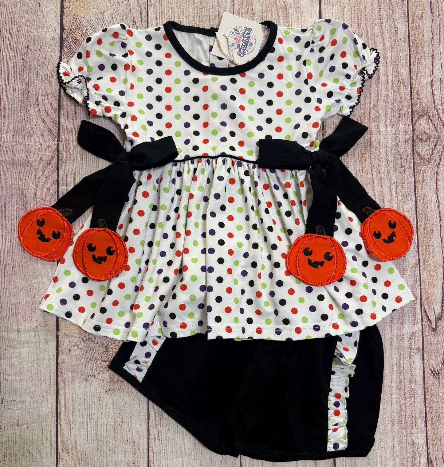 PUMPKIN POLKA DOT HALLOWEEN SHORT SET WITH PUMPKIN BOWS // ETA MID TO LATE JUNE (po220 extras)