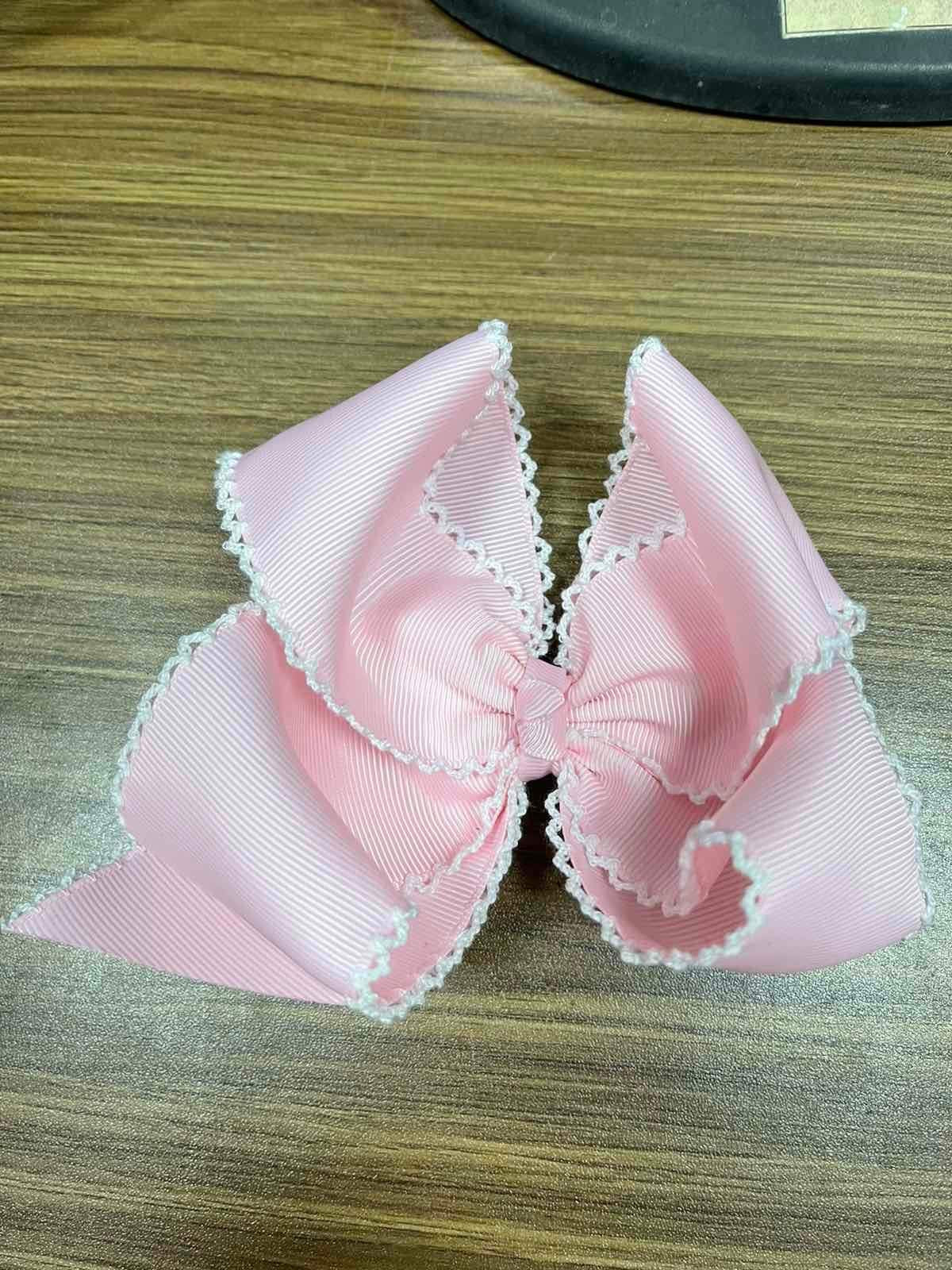 PINK 6” HAIRBOW w/ WHITE MOONSTITCH w/ ALLIGATOR CLIP (po186 extras)