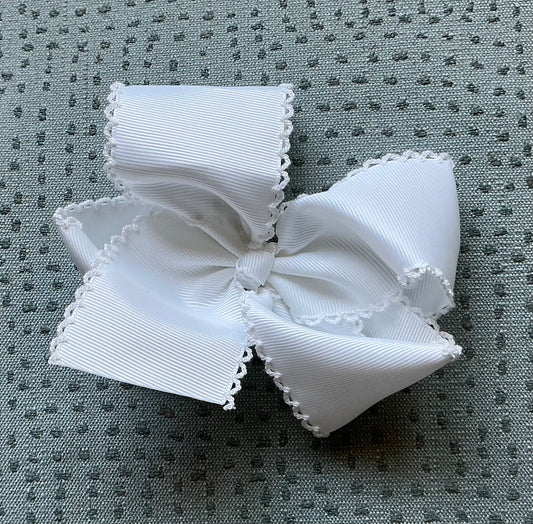 WHITE HAIRBOW w/ WHITE MOONSTITCH & ALLIGATOR CLIP