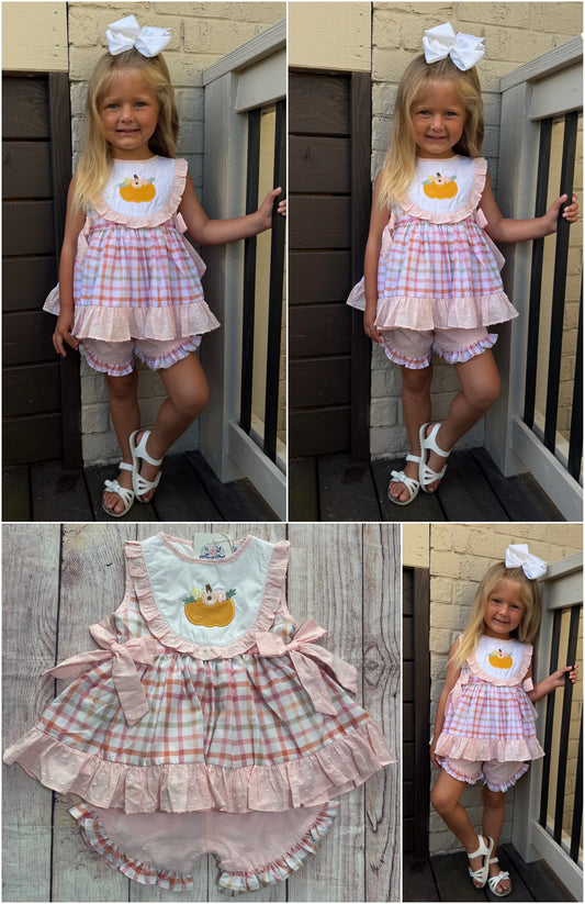 PINK PLAID PUMPKIN SHORT SET WITH BOWS // ETA MID TO LATE JUNE (po220 extras)