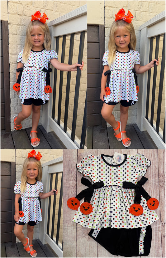 PUMPKIN POLKA DOT HALLOWEEN SHORT SET WITH PUMPKIN BOWS // ETA MID TO LATE JUNE (po220 extras)